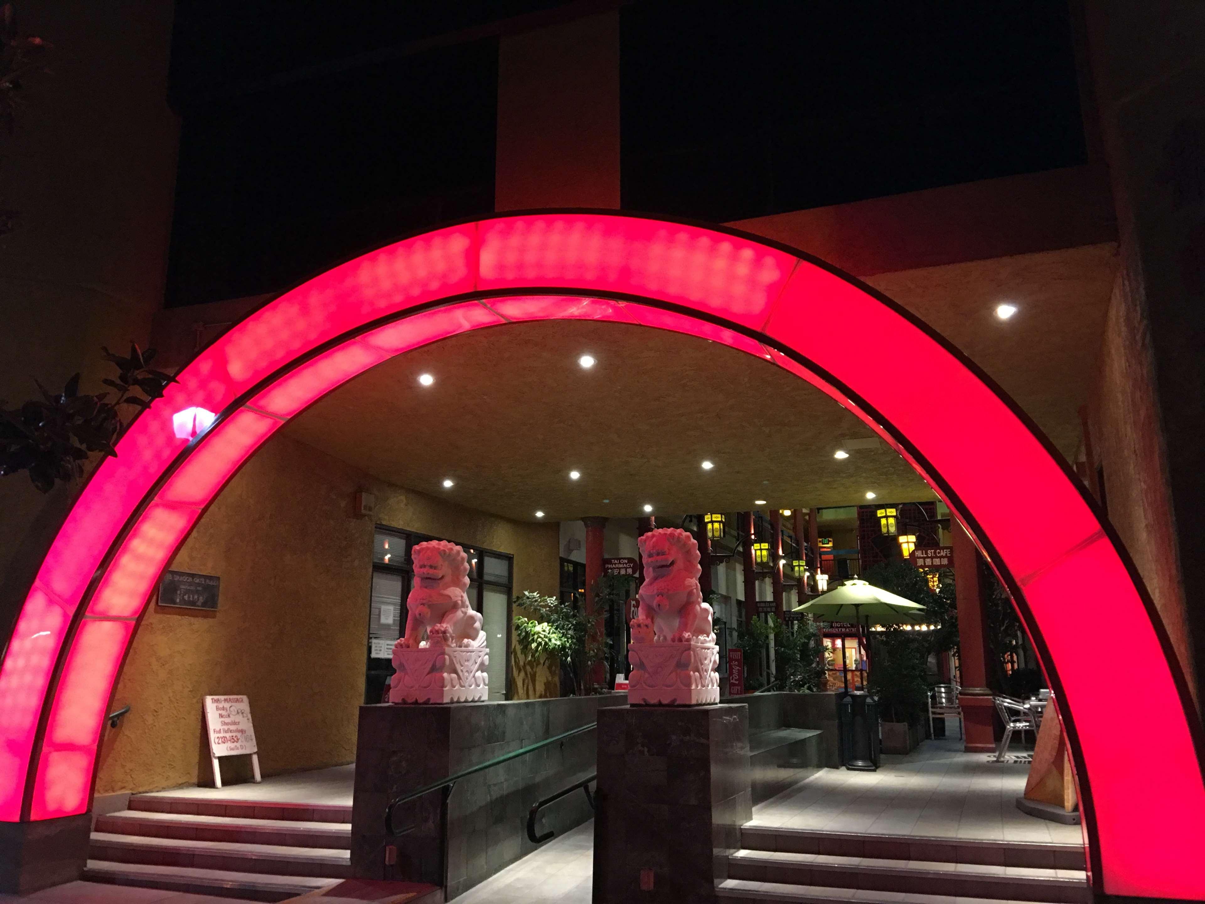 Western Dragon Gate Hotel