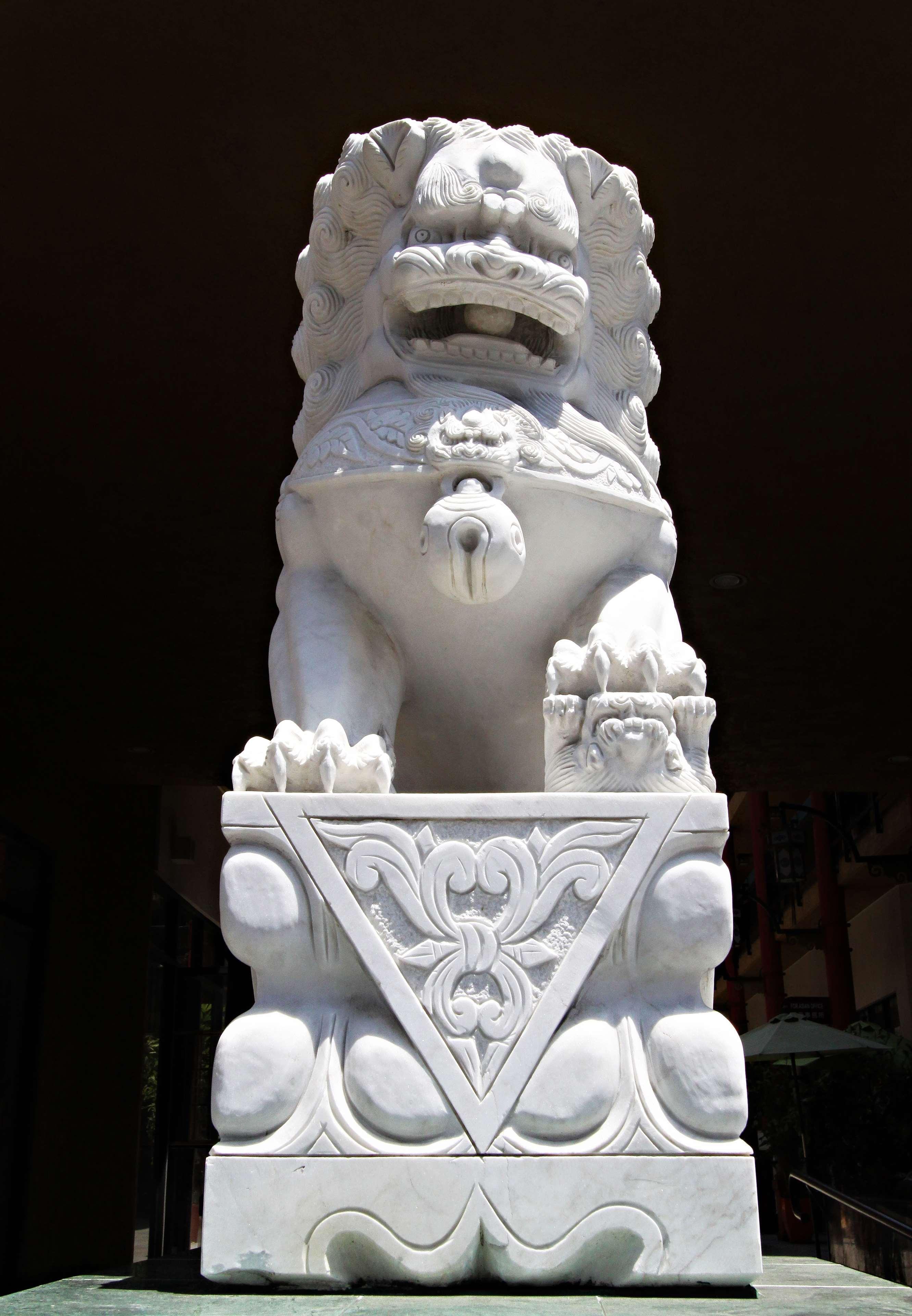 Western Dragon Gate Los Angeles