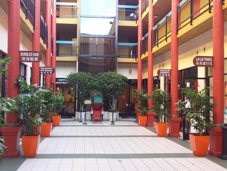 Western Dragon Gate Hotel