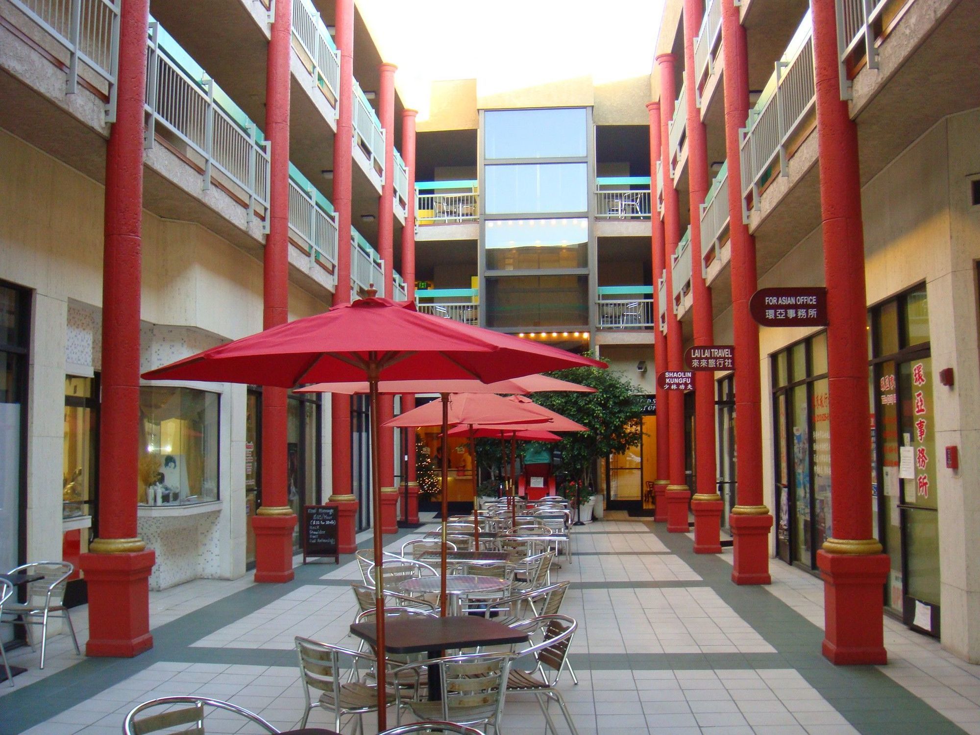 Hotel Western Dragon Gate 3*