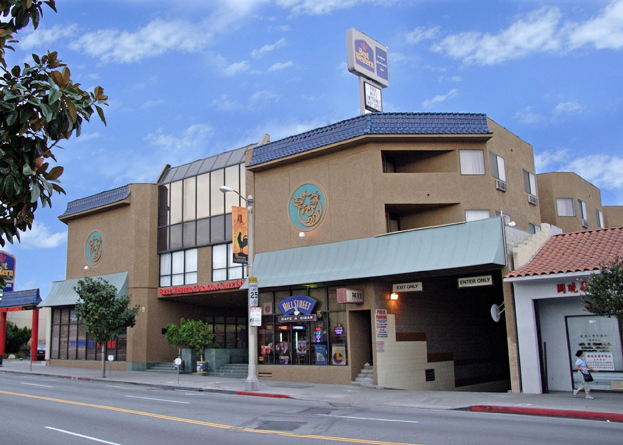 Western Dragon Gate Hotel