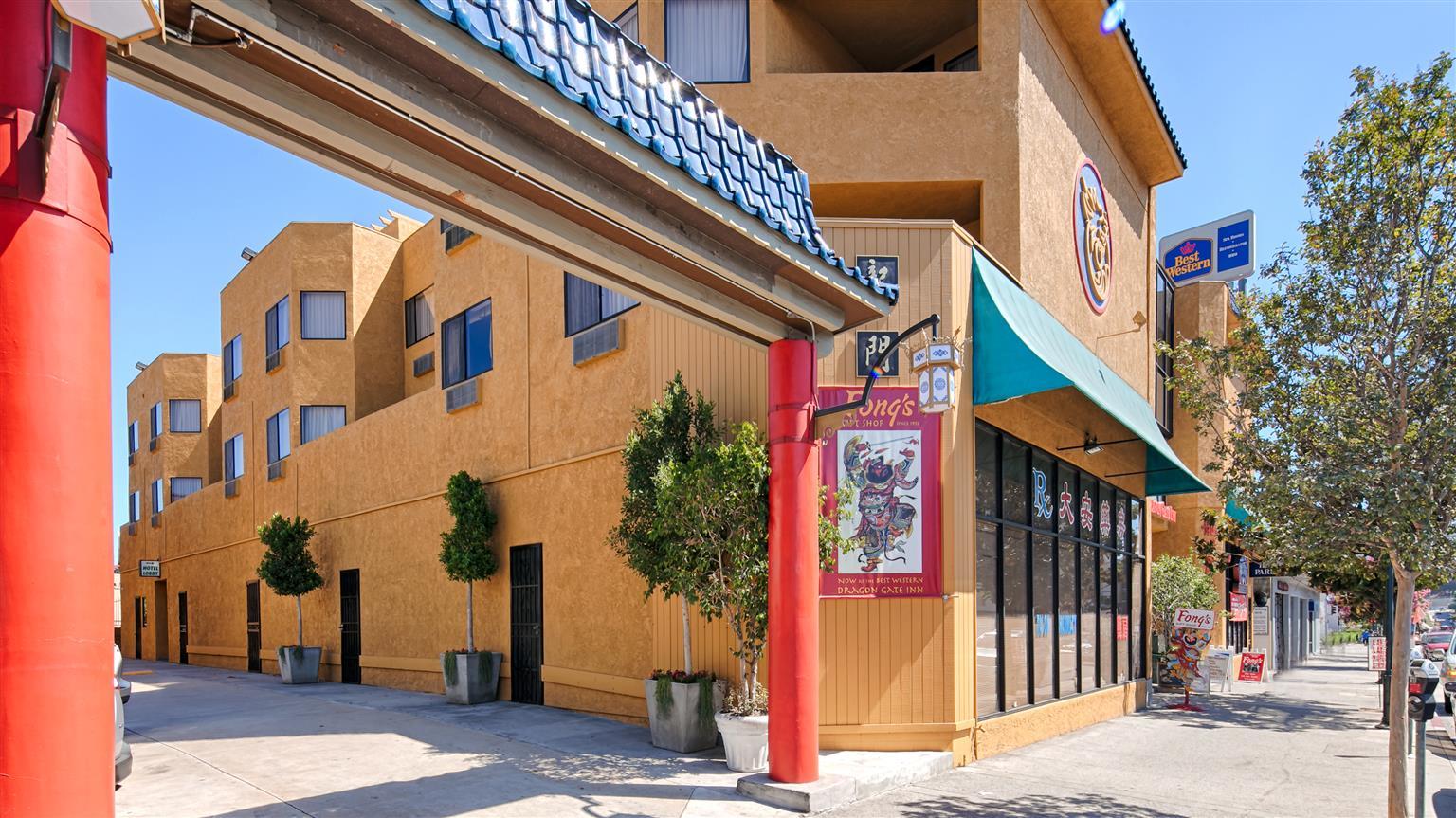 Hotel Western Dragon Gate 3*