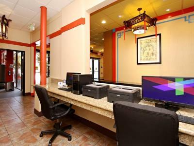 Hotel Western Dragon Gate 3*